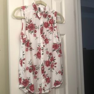 H & M sleeveless “Divided” blouse New